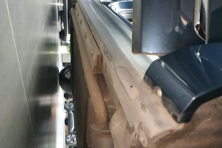 Used Hima AITO M9 2024 Range-Extended Ultra Version 42 kWh 6-Seater Model Right Side Sill
