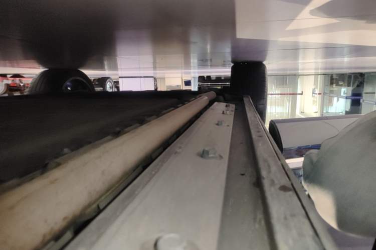 Used Hima AITO M9 2024 Range-Extended Ultra Version 42 kWh 6-Seater Model Right Side Sill