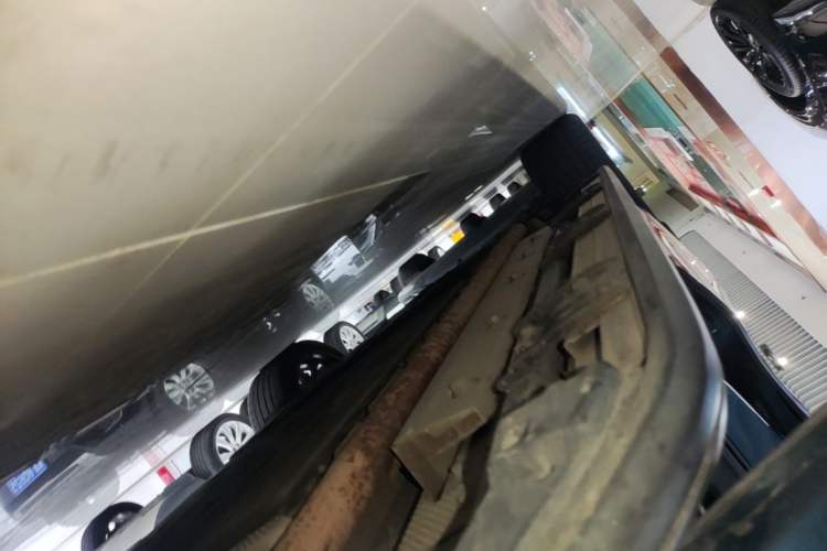Used Hima AITO M9 2024 Range-Extended Ultra Version 42 kWh 6-Seater Model Right Side Sill
