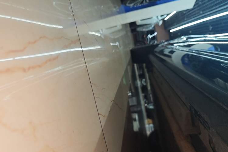 Used Hima AITO M9 2024 Range-Extended Max Edition 52 kWh 6-Seater Version Right Side Sill