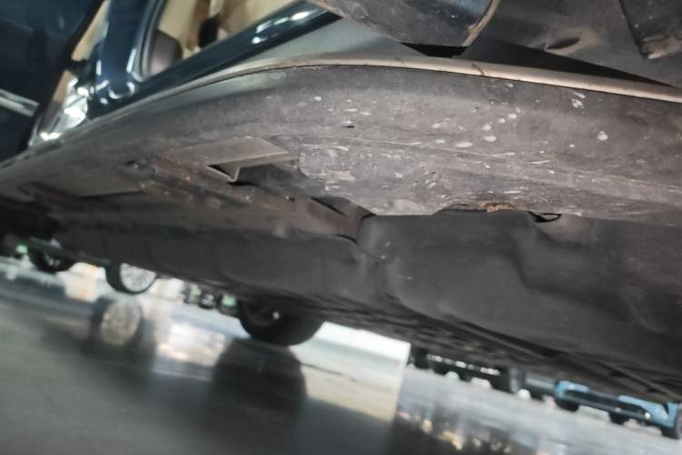 Used Hima AITO M9 2024 Range-Extended Ultra Version 42 kWh 6-Seater Model Right Side Sill
