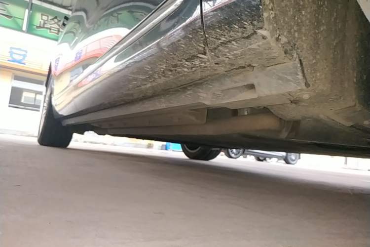 Used Hima AITO M9 2024 Range-Extended Ultra Version 42 kWh 6-Seater Model Right Side Sill
