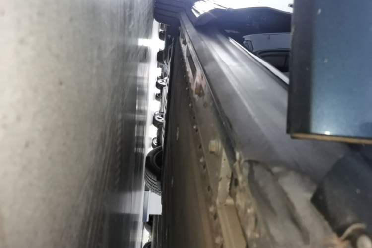 Used Hima AITO M9 2024 All-Electric Ultra Version 100 kWh 6-Seater Model Right Side Sill