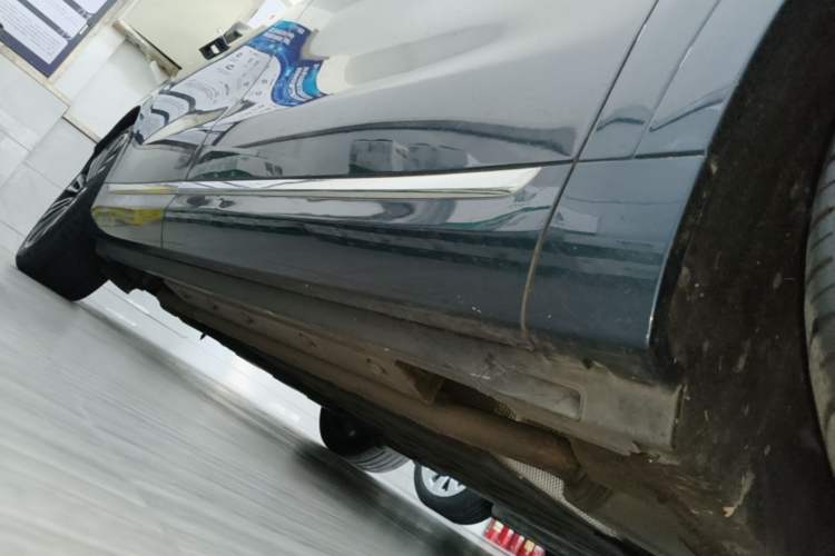Used Hima AITO M9 2024 Range-Extended Ultra Version 42 kWh 6-Seater Model Right Side Sill