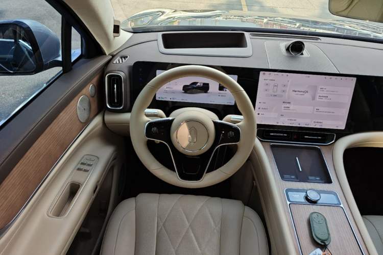 Used Hima AITO M9 2024 Range-Extended Ultra Version 42 kWh 6-Seater Model Steering Wheel