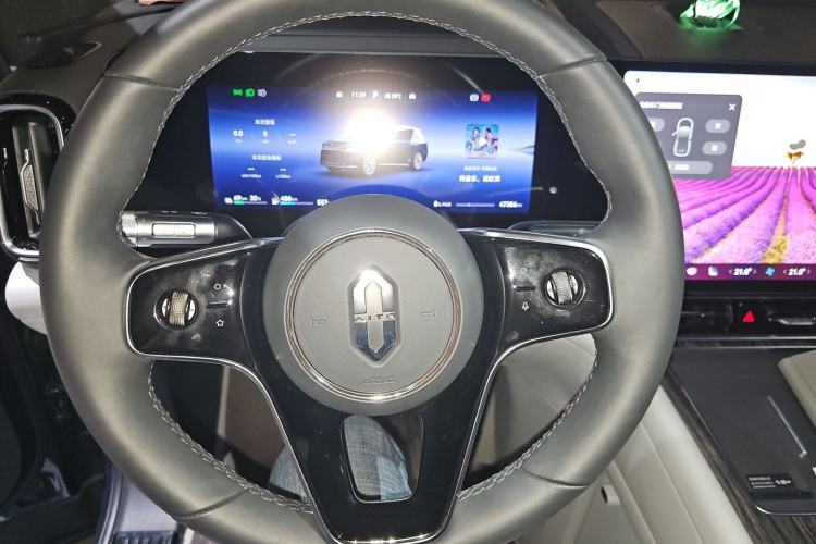 Used Hima AITO M9 2024 Range-Extended Ultra Version 42 kWh 6-Seater Model Steering Wheel
