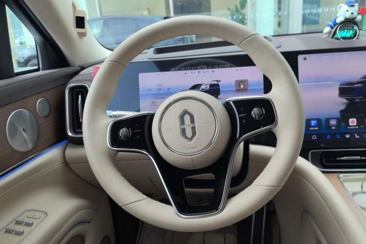 Used Hima AITO M9 2024 Range-Extended Ultra Version 42 kWh 6-Seater Model Steering Wheel