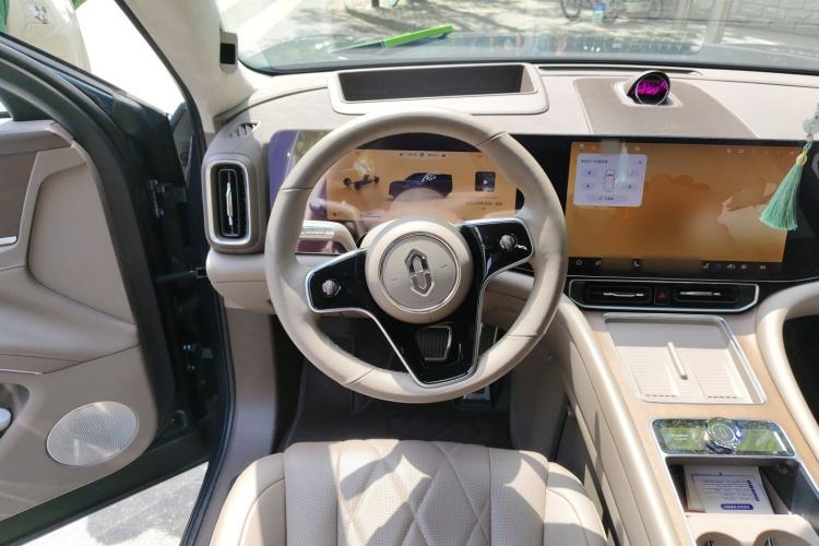 Used Hima AITO M9 2024 Range-Extended Ultra Version 42 kWh 6-Seater Model Steering Wheel