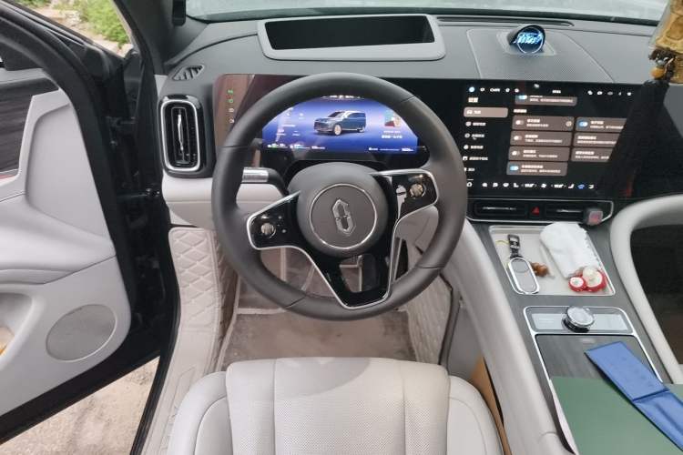 Used Hima AITO M9 2024 Range-Extended Max Edition 42 kWh 6-Seater Version Steering Wheel