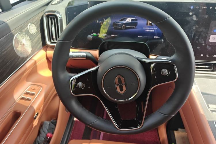Used Hima AITO M9 2024 Range-Extended Ultra Version 42 kWh 6-Seater Model Steering Wheel