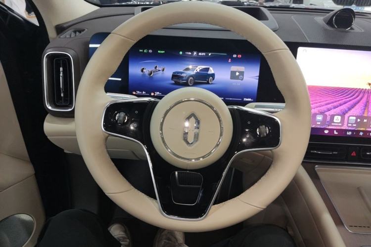 Used Hima AITO M9 2024 Range-Extended Ultra Version 42 kWh 6-Seater Model Steering Wheel
