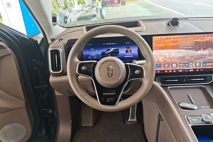 Used Hima AITO M9 2024 Range-Extended Ultra Version 52 kWh 5-Seater Model Steering Wheel