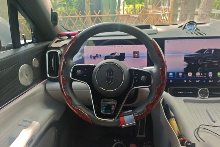 Used Hima AITO M9 2024 Range-Extended Ultra Version 52 kWh 6-Seater Model Steering Wheel