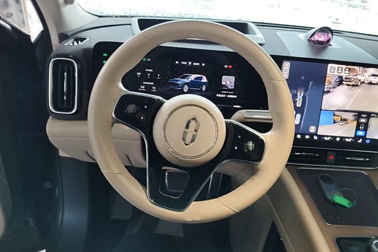 Used Hima AITO M9 2024 Range-Extended Ultra Version 42 kWh 6-Seater Model Steering Wheel