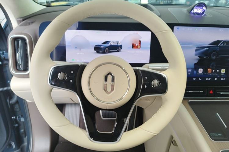 Used Hima AITO M9 2024 All-Electric Ultra Version 100 kWh 6-Seater Model Steering Wheel