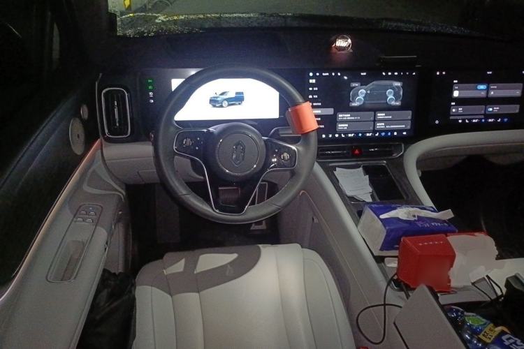 Used Hima AITO M9 2024 Range-Extended Ultra Version 42 kWh 6-Seater Model Steering Wheel