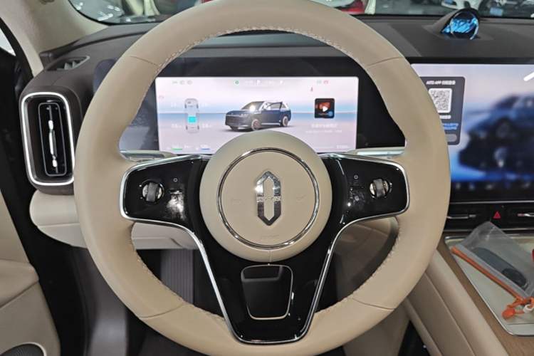 Used Hima AITO M9 2024 Range-Extended Ultra Version 52 kWh 6-Seater Model Steering Wheel