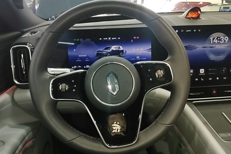 Used Hima AITO M9 2024 Range-Extended Ultra Version 42 kWh 6-Seater Model Steering Wheel