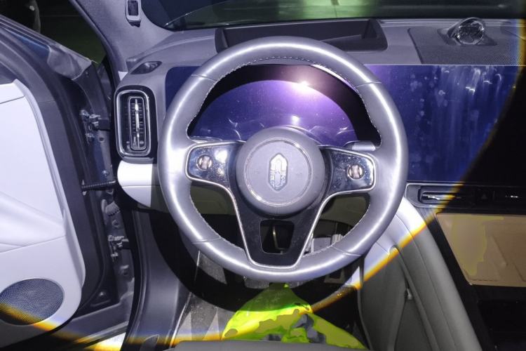 Used Hima AITO M9 2024 Range-Extended Ultra Version 42 kWh 6-Seater Model Steering Wheel