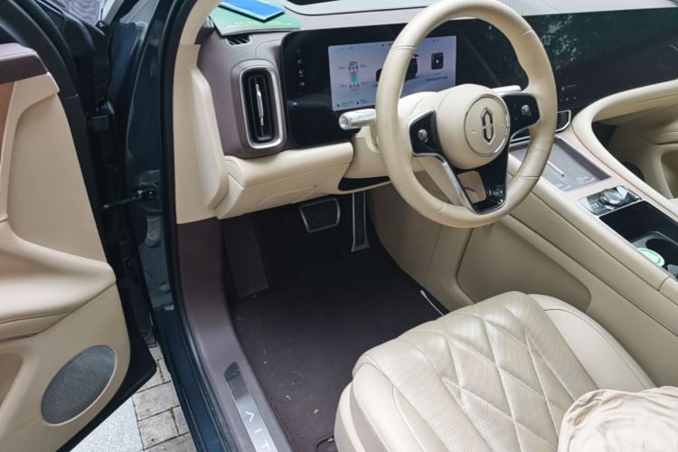 Used Hima AITO M9 2024 Range-Extended Max Edition 52 kWh 6-Seater Version Steering Wheel