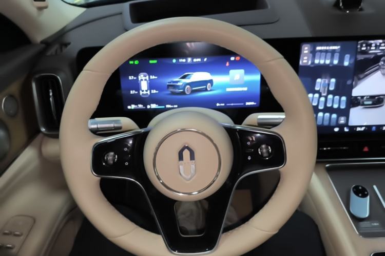 Used Hima AITO M9 2024 Range-Extended Ultra Version 42 kWh 6-Seater Model Steering Wheel
