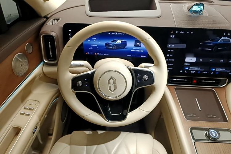 Used Hima AITO M9 2024 Range-Extended Ultra Version 42 kWh 6-Seater Model Steering Wheel