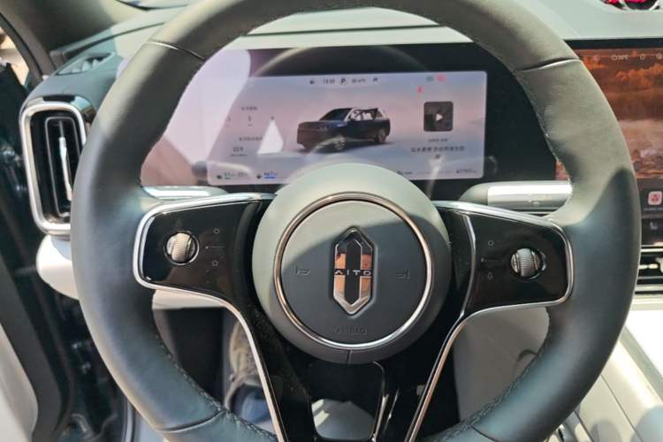 Used Hima AITO M9 2024 Range-Extended Ultra Version 42 kWh 6-Seater Model Steering Wheel