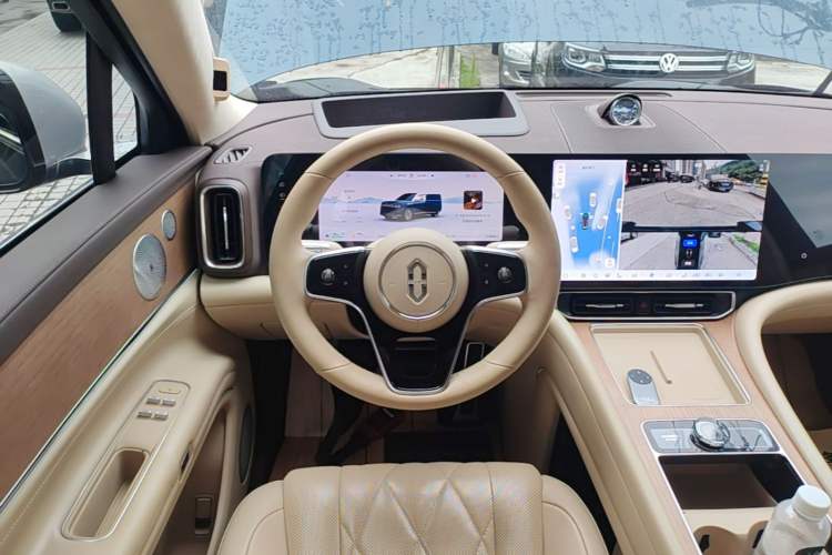 Used Hima AITO M9 2024 Range-Extended Max Edition 42 kWh 6-Seater Version Steering Wheel