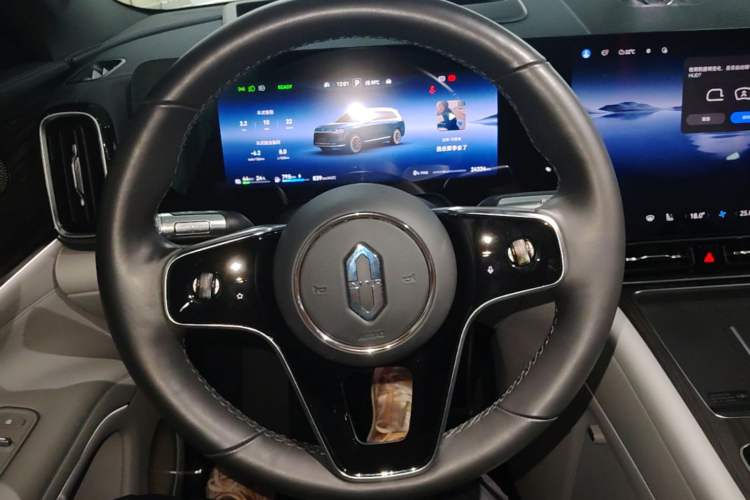 Used Hima AITO M9 2024 Range-Extended Ultra Version 42 kWh 6-Seater Model Steering Wheel