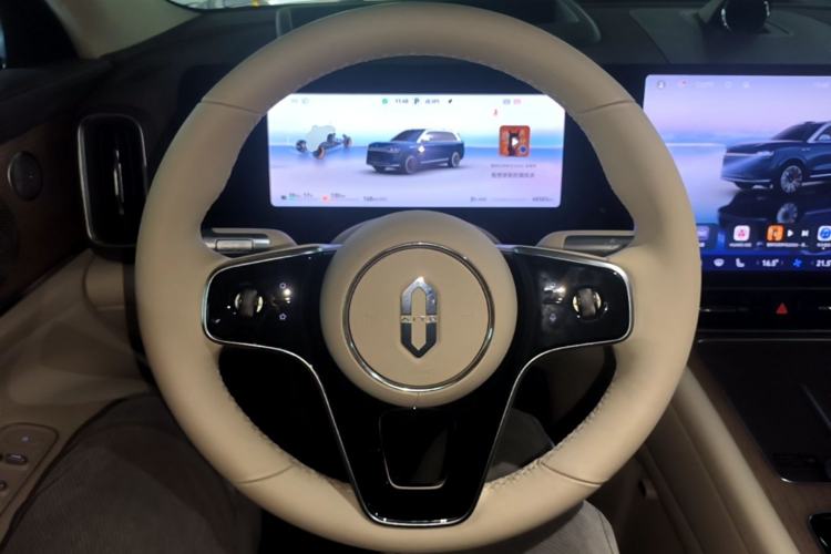 Used Hima AITO M9 2024 Range-Extended Ultra Version 42 kWh 6-Seater Model Steering Wheel