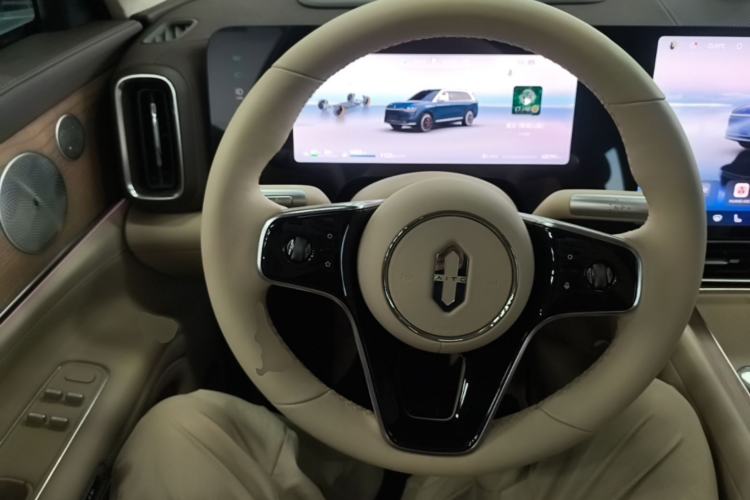 Used Hima AITO M9 2024 Range-Extended Ultra Version 52 kWh 6-Seater Model Steering Wheel