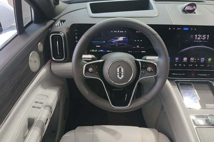 Used Hima AITO M9 2024 Range-Extended Ultra Version 42 kWh 6-Seater Model Steering Wheel