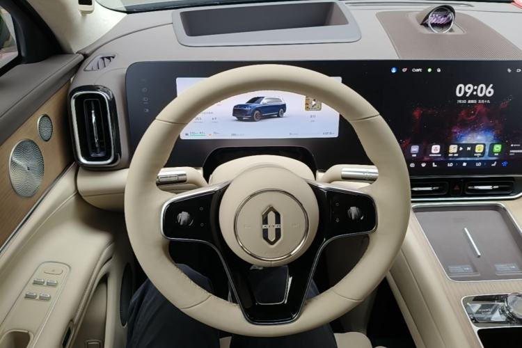 Used Hima AITO M9 2024 Range-Extended Ultra Version 42 kWh 6-Seater Model Steering Wheel