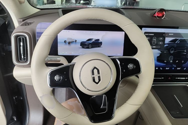 Used Hima AITO M9 2024 Range-Extended Ultra Version 42 kWh 6-Seater Model Steering Wheel