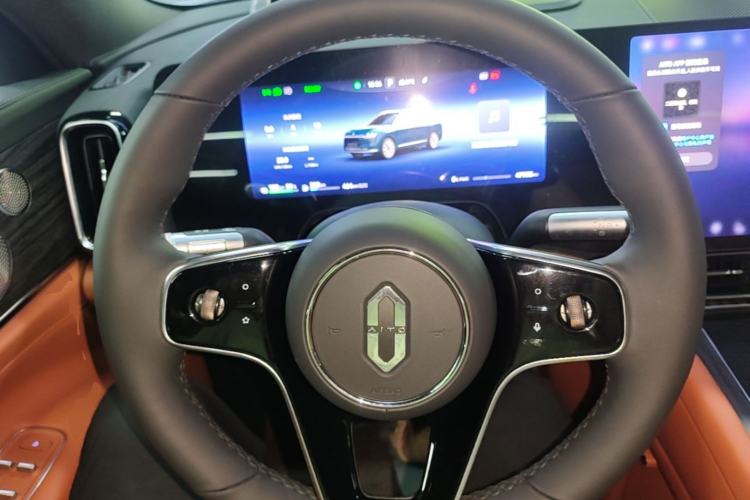 Used Hima AITO M9 2024 Range-Extended Ultra Version 42 kWh 6-Seater Model Steering Wheel