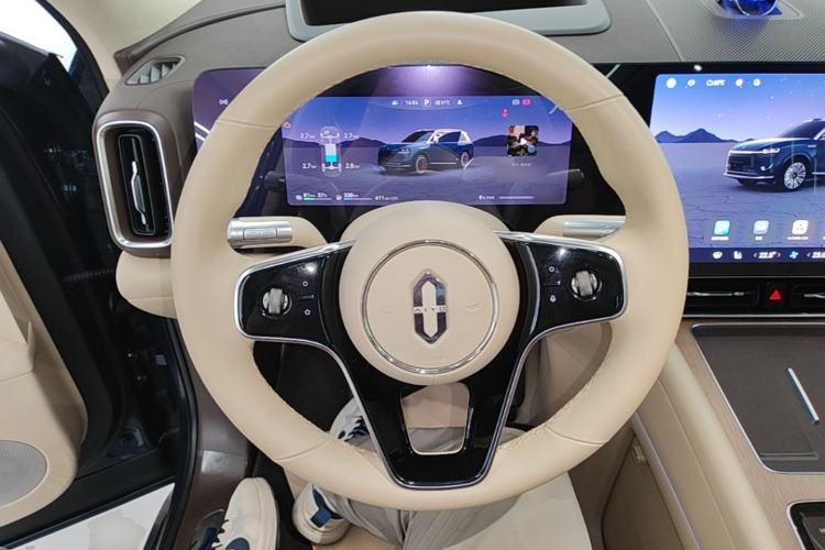 Used Hima AITO M9 2024 Range-Extended Ultra Version 42 kWh 6-Seater Model Steering Wheel