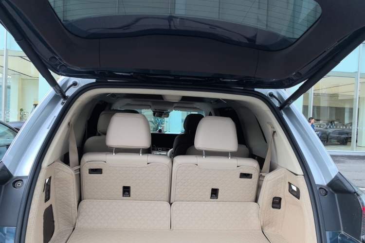 Used Hima AITO M9 2024 Range-Extended Ultra Version 42 kWh 6-Seater Model Trunk