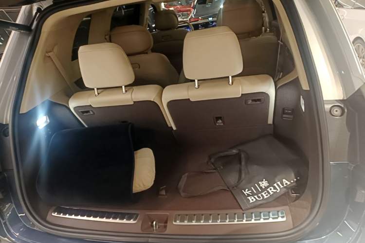 Used Hima AITO M9 2024 Range-Extended Ultra Version 42 kWh 6-Seater Model Trunk