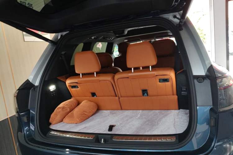 Used Hima AITO M9 2024 Range-Extended Ultra Version 42 kWh 6-Seater Model Trunk