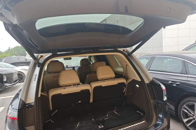 Used Hima AITO M9 2024 Range-Extended Ultra Version 42 kWh 6-Seater Model Trunk