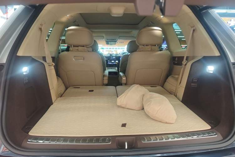 Used Hima AITO M9 2024 Range-Extended Ultra Version 42 kWh 6-Seater Model Trunk