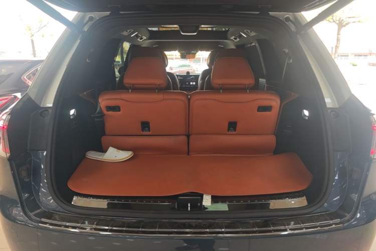 Used Hima AITO M9 2024 Range-Extended Ultra Version 42 kWh 6-Seater Model Trunk