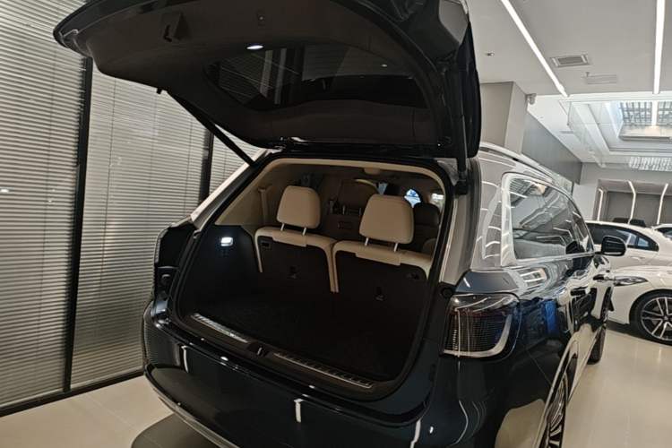Used Hima AITO M9 2024 Range-Extended Ultra Version 42 kWh 6-Seater Model Trunk