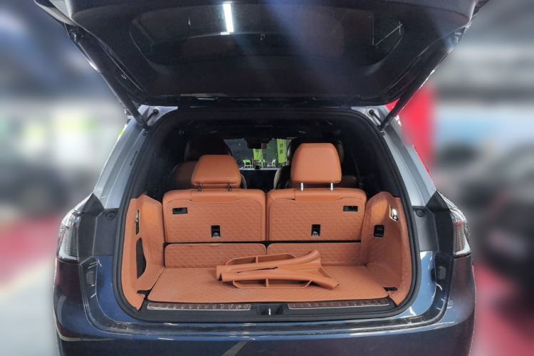Used Hima AITO M9 2024 Range-Extended Ultra Version 42 kWh 6-Seater Model Trunk