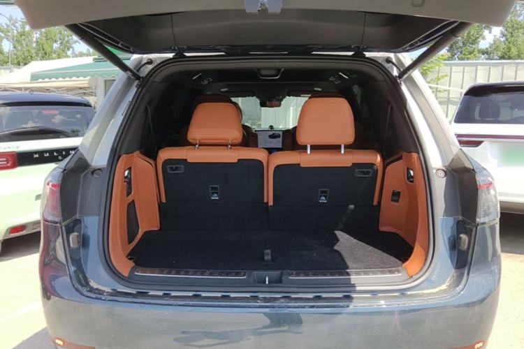Used Hima AITO M9 2024 All-Electric Ultra Version 100 kWh 6-Seater Model Trunk