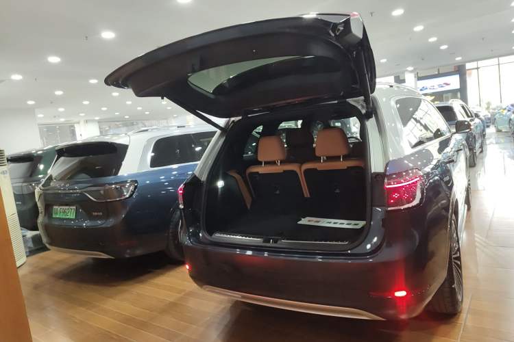 Used Hima AITO M9 2024 Range-Extended Ultra Version 42 kWh 6-Seater Model Trunk
