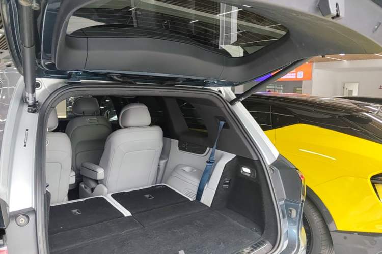 Used Hima AITO M9 2024 Range-Extended Ultra Version 42 kWh 6-Seater Model Trunk