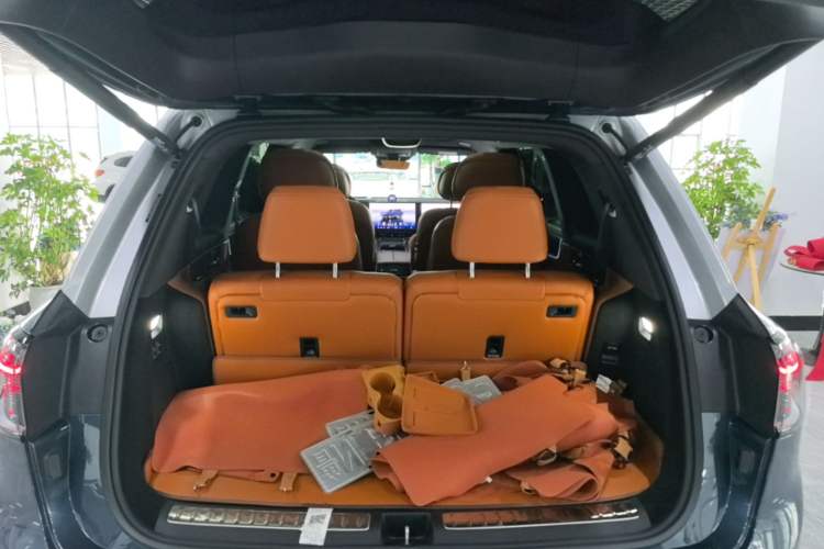 Used Hima AITO M9 2024 Range-Extended Ultra Version 42 kWh 6-Seater Model Trunk