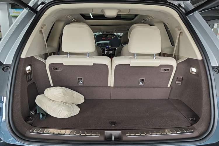 Used Hima AITO M9 2024 Range-Extended Ultra Version 52 kWh 6-Seater Model Trunk