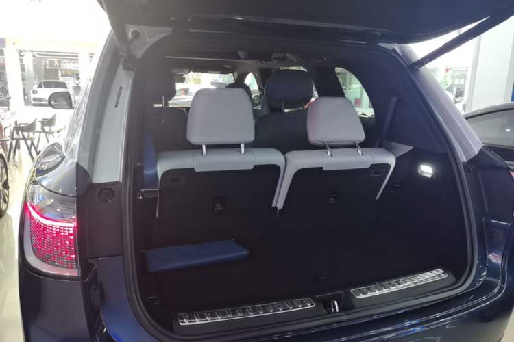 Used Hima AITO M9 2024 Range-Extended Ultra Version 42 kWh 6-Seater Model Trunk